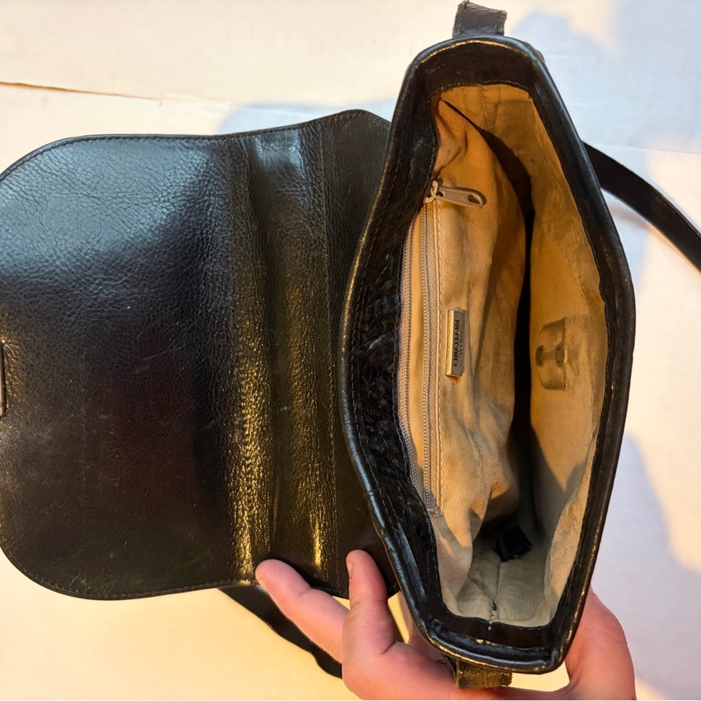 Vintage Oroton Black Leather Crossbody Bag with Gold-Tone Hardware Australia - Picture 3 of 8